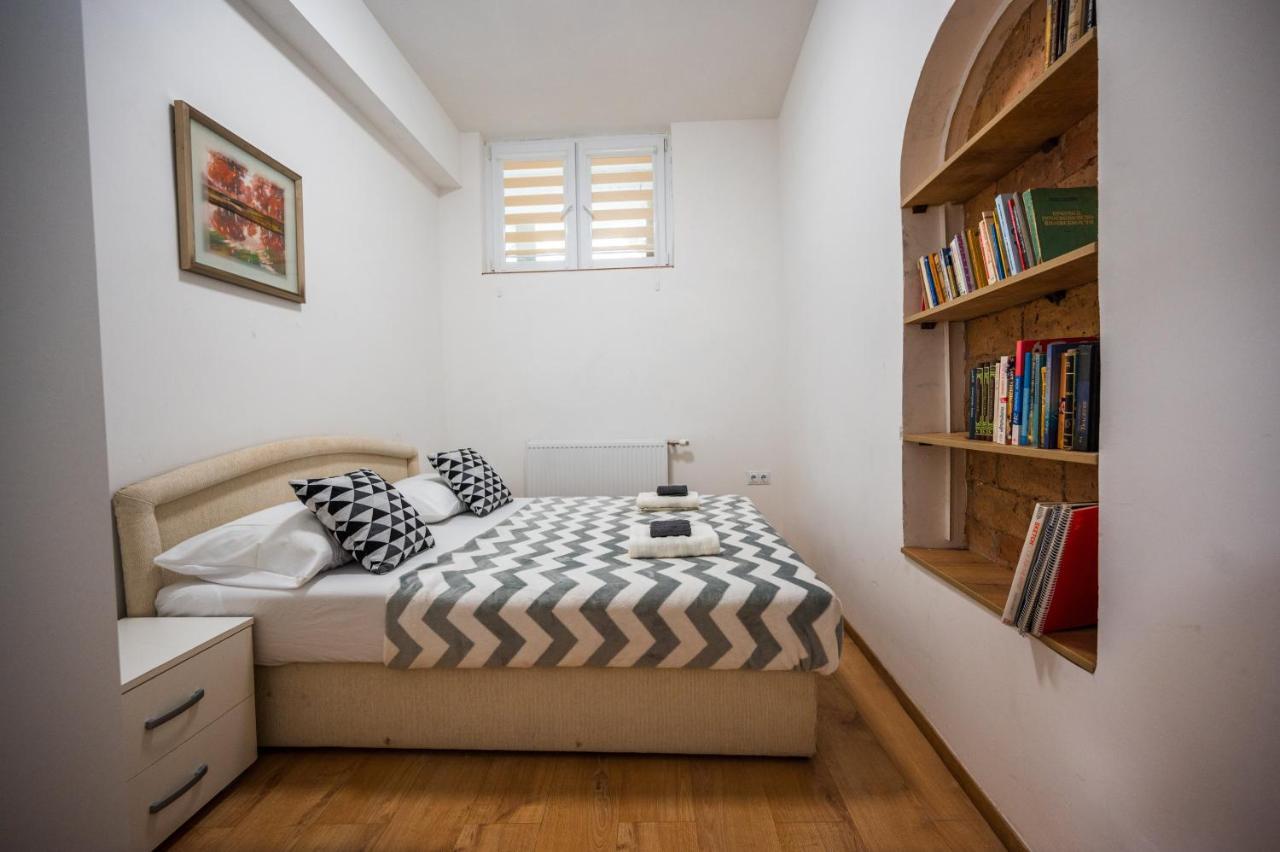 Spacious And Bright 2Bdr Apartment In The Old Town 塞拉耶佛 外观 照片