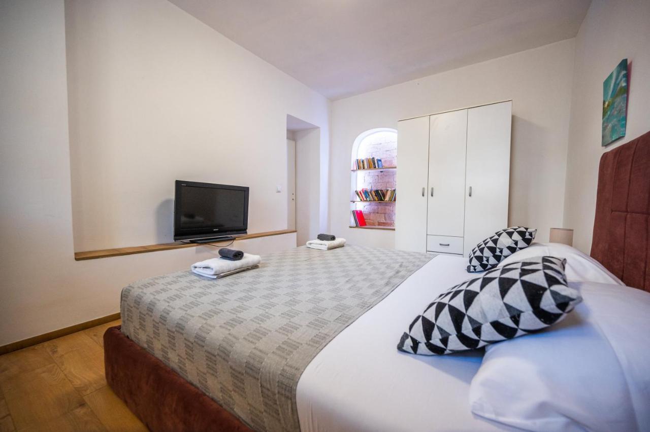 Spacious And Bright 2Bdr Apartment In The Old Town 塞拉耶佛 外观 照片