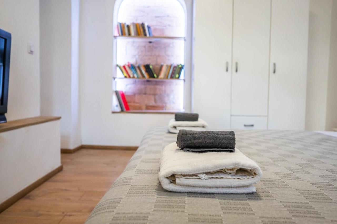 Spacious And Bright 2Bdr Apartment In The Old Town 塞拉耶佛 外观 照片